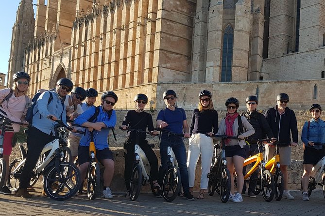 2 Hours E-Bike Tour in Palma - Starting at GREENTOURS PALMA, and getting ready for old town streets