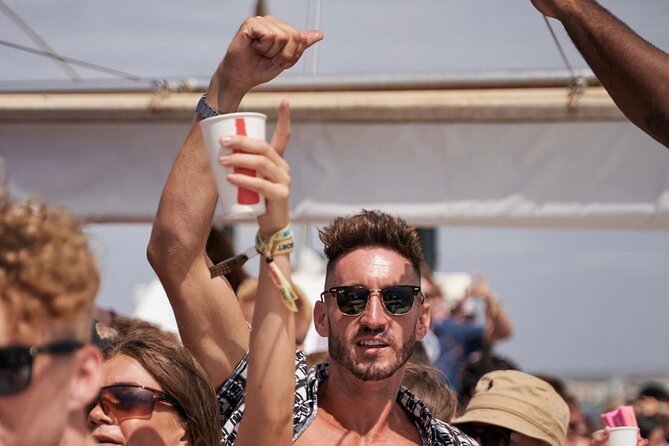 3 Hours Boat Party with 2 Live DJs in Mallorca - Swim Stop in Palma’s Waters: When It Happens and How to Prep