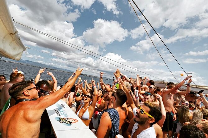 3 Hours Boat Party with 2 Live DJs in Mallorca - The After-Party at a Night Spot: What It Means for Your Evening