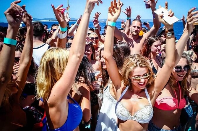 3 Hours Boat Party with 2 Live DJs in Mallorca - Who This Boat Party Suits Best, and Who Should Pick Something Quieter