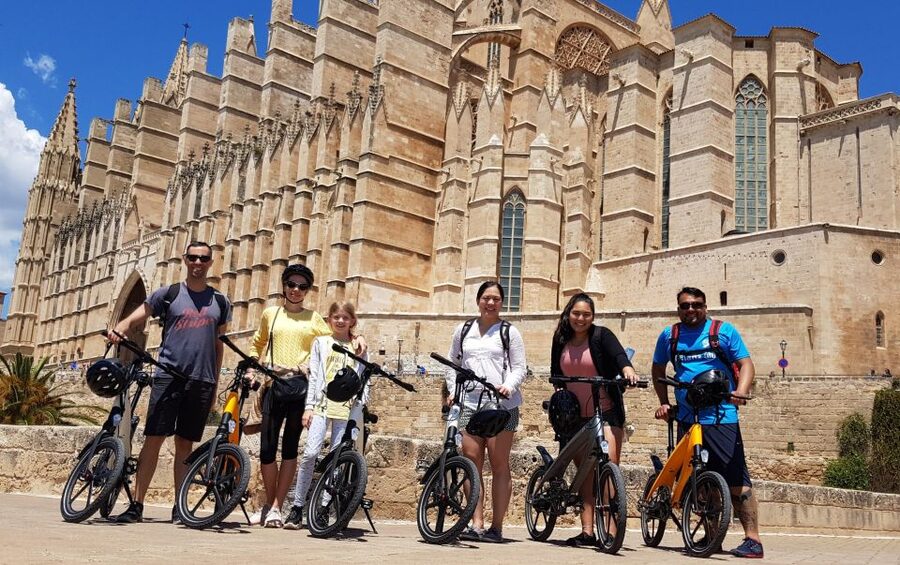 3 Hours Historic E-Bike Tour in Palma de Mallorca - The convent stop and those special baked goods