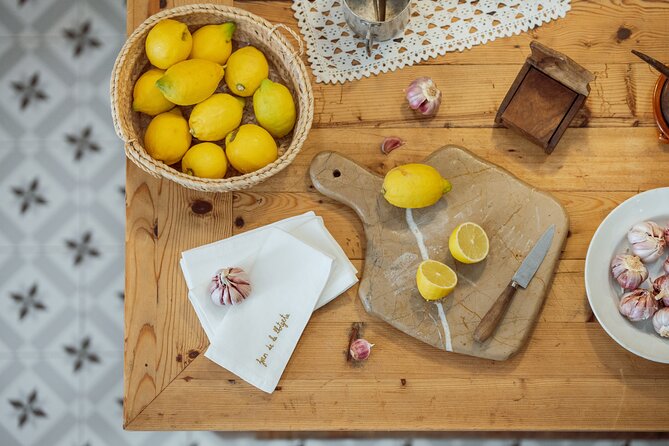 4-Hour Market Visit and Traditional Cooking Workshop in Palma - Meet Deborah, then shop like a cook