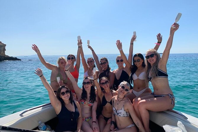 4 Hour Private Yacht Tour Mallorca - Soda, music, and what you can bring: the onboard comfort equation