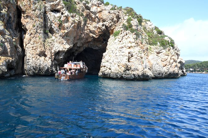 5-Hour Guided Robinson Boat Day Tour in Northern Mallorca - Ses Caleta and the first swim: gear included, plus SUP time