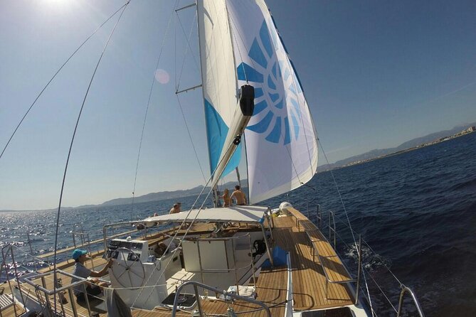 Adult Only Sunset Catamaran Palma bay - Space, bathrooms, and crew service on a small-capped catamaran