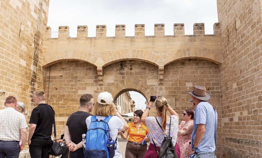 Alcudia Old Town Private Tour - Walking the medieval walls, church area, and Carrer Major