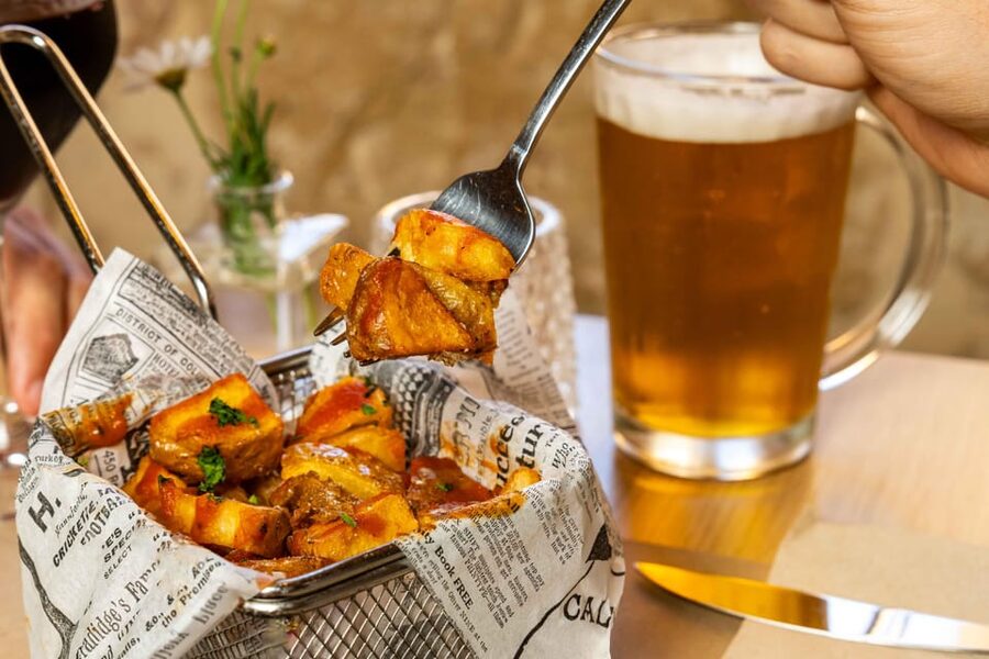 Alcudia: Self-Guided Gourmet Tapas and Wine Tour - Your 4 tasting stops, what you choose, and how the pairings work