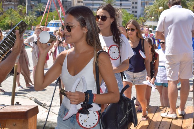 Barca Samba: The best boat experience in Mallorca - Cruising Playa de Palma: long beaches and calm-water sailing