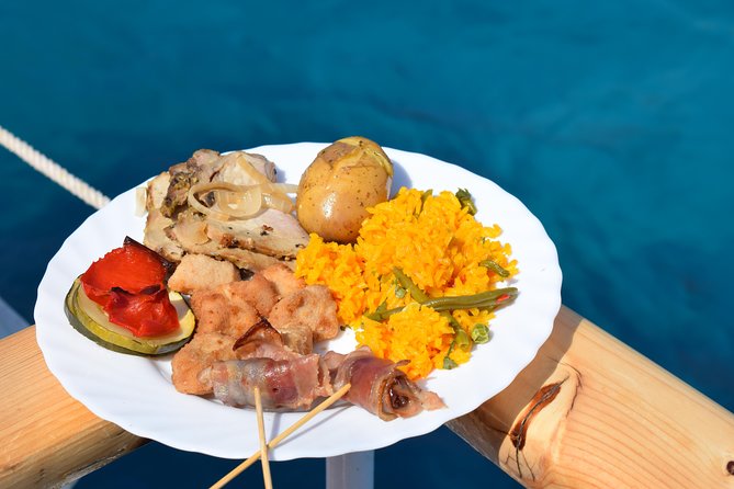 Barca Samba: The best boat experience in Mallorca - Cala Brava area and the Cap Rocat sightline