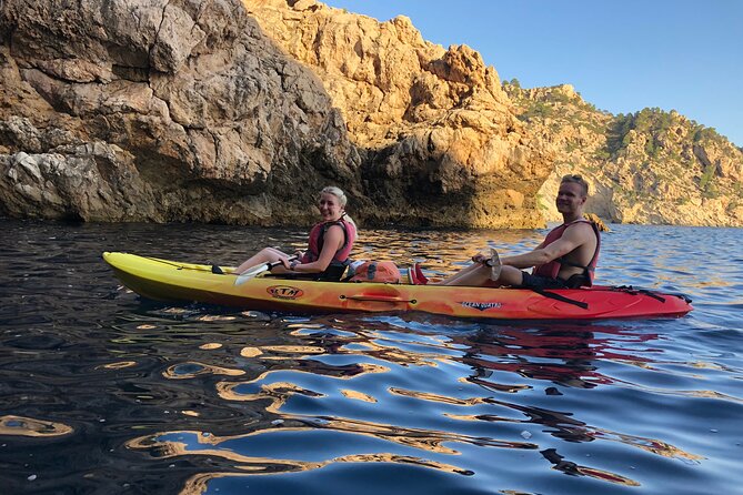 Breathtaking guided Kayak tour from Sant Elm the bay of Cala en Tió - Cave passages and close-in coastal views, without the climbing
