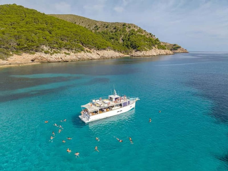 Cala Rajada: Boat Excursion with Drinks and Food - Timing and how the day flows (meeting at 10:00, return around 4:00)