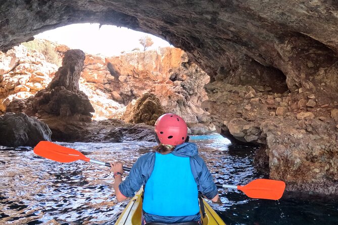 Cala Varques: Guided kayak Sea caves expedition & snorkeling - Crew Energy, Group Size, and Staying Comfortable On the Water