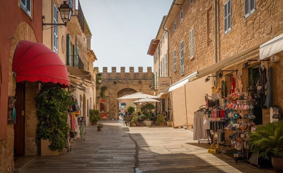 Cap de Formentor: Market, Beach, and Alcudia Tour - Getting started in south Mallorca: pickup that is close, not always exact