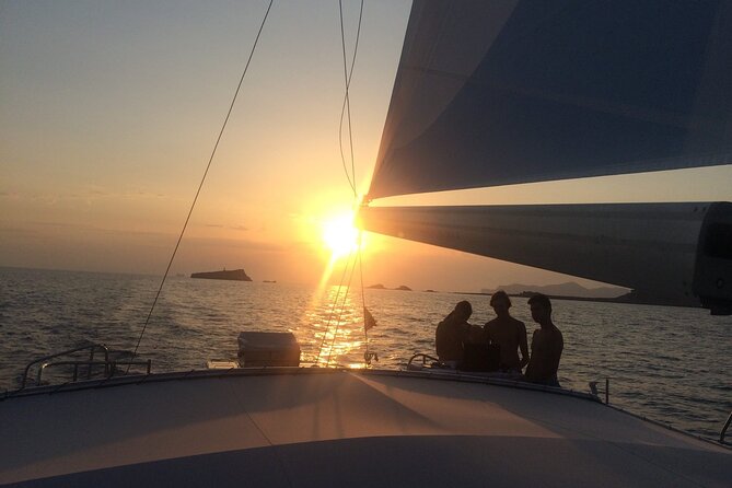 Catamaran sailing at sunset with tapas Palma de Mallorca - The return sailing route: Cathedral views and Port of Palma at golden hour