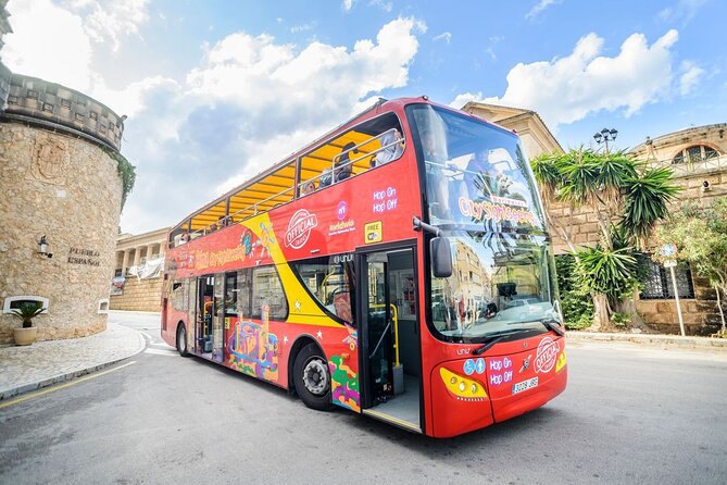 City Sightseeing Palma de Mallorca Hop-On Hop-Off Bus Tour - Audio with headphones: how to make it work for you