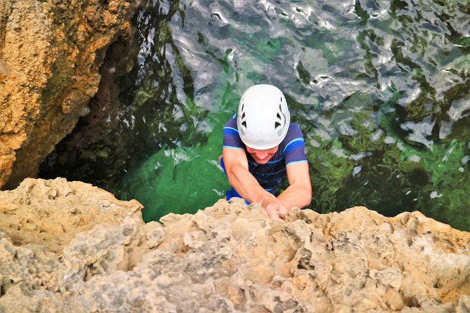 Coasteering Cliff jumping - Alcudia to Port d’Alcudia: how the coast becomes your playground