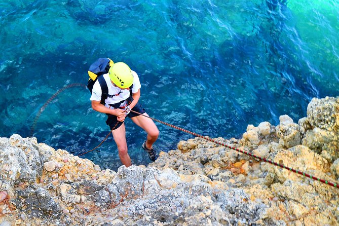 Coasteering Cliff jumping - Snorkeling and the underwater cave moment