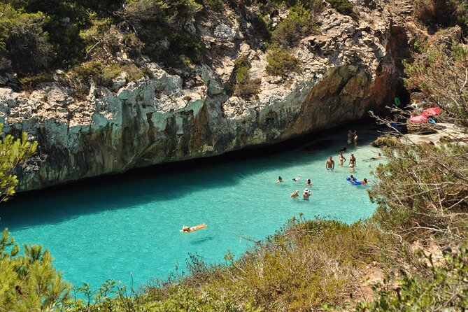 Discover Cala des Moro and S’Almunia the smart way - Pickup and small-group flow: the logistics that actually matter