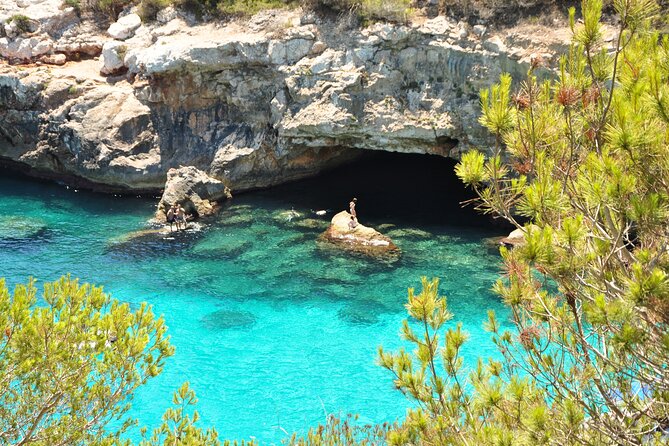 Discover Cala des Moro and S’Almunia the smart way - Who this tour suits best
