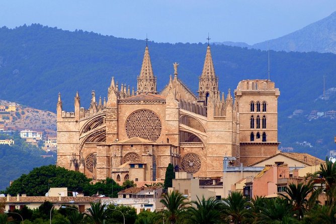 Discover the major cultural attractions of Palma De Mallorca on a Private Tour - Passeig des Born: mixing foot strolls with quick car hops
