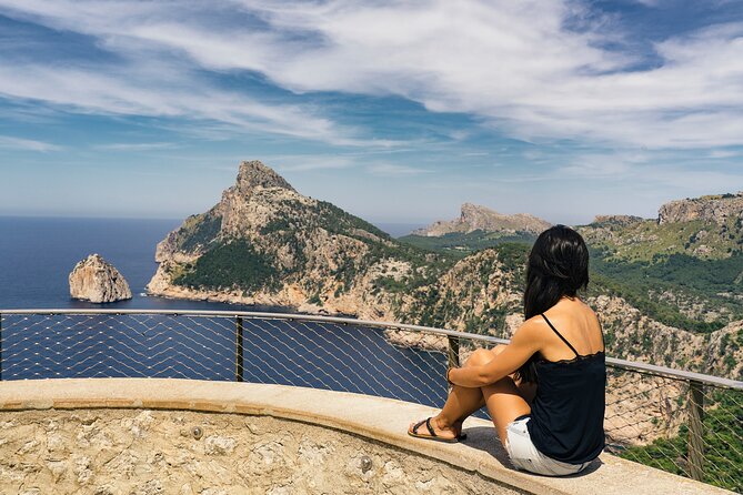 Formentor with boat trip + local market - Formentor boat trip: the view shift and the one-way twist