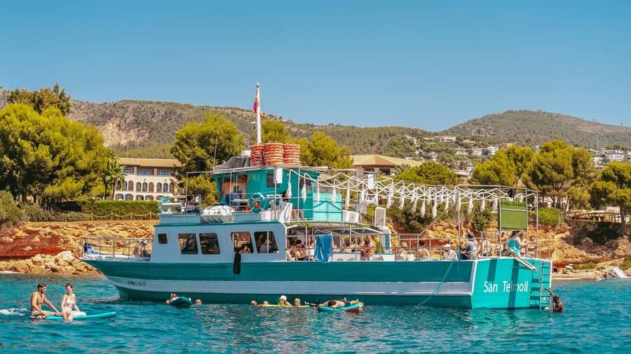 From Magaluf: Palma Bay Sightseeing Cruise with Live Music - Palma Cathedral, The Port, and Marivent From the Water
