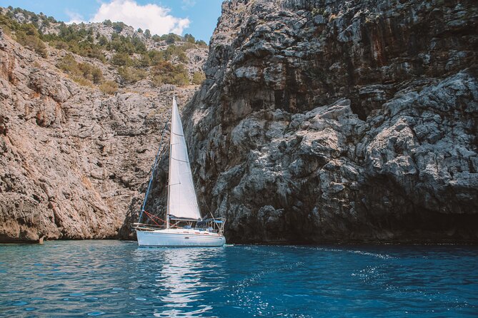 Full Day on a Private Sailboat in Mallorca - Captain Álvaro: The Difference Between Renting a Boat and Having a Day