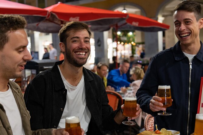 Gourmet Tapas and Wine Tour in Palma de Mallorca - Plaça Major: Your Famous Square Break in the Middle