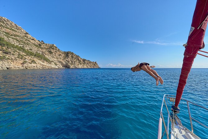 Half day on a private sailboat in Mallorca (port d'andratx) - Snorkeling and SUP, the included fun that makes the day