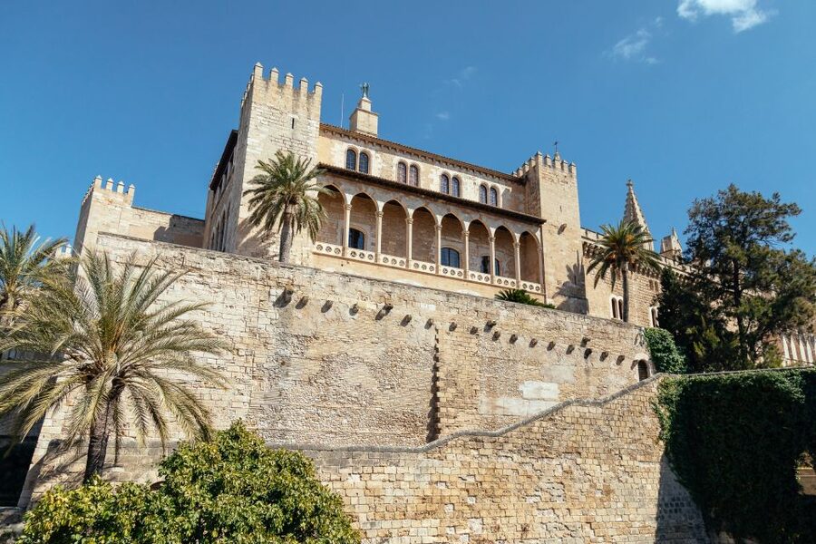Highlights & Hidden Gems of Palma de Mallorca Private Tour - Meeting at Hotel de Cort, then walking with purpose