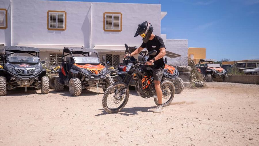 Ibiza: Tour con moto cross eléctrica Surron - Helmets, damage coverage, and the €100 deposit: what to expect