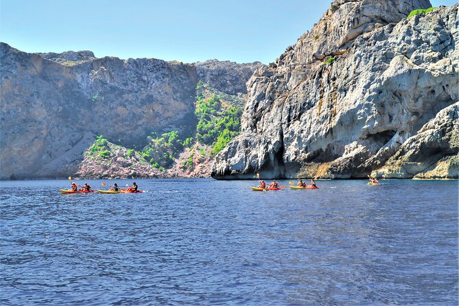 Kayak Secret Beach - Cala Estremer: the sea-only beach landing and the fun choices