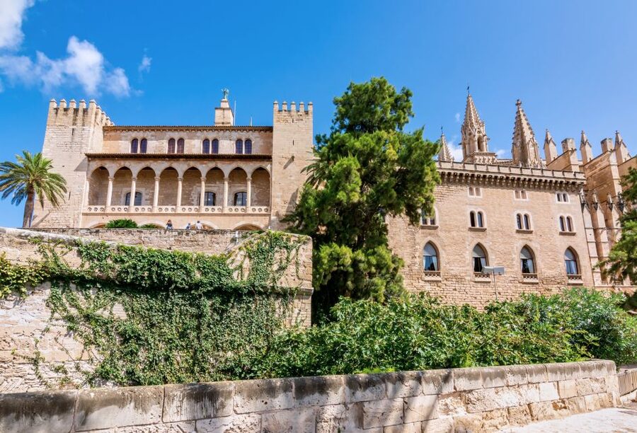 La Almudaina Palace Entry Ticket - The Main Rooms: 14th-Century Artifacts and Formal Interiors
