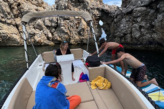 License free boat rental around the coast of santa ponsa - Included extras that make it feel like your own mini charter