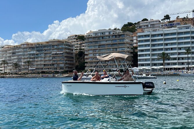 License free boat rental around the coast of santa ponsa - Service style in Santa Ponsa, and who you may meet