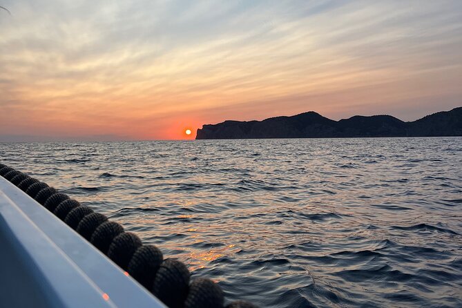 License free boat rental around the coast of santa ponsa - Snorkeling kit and Bluetooth speaker, the fun combo