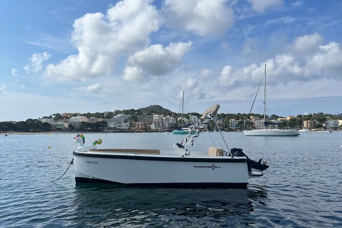 License free boat rental around the coast of santa ponsa - What you do during the two hours