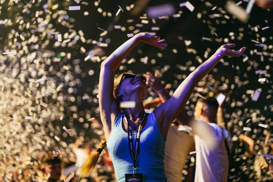 Magaluf: Adults Only Entry Ticket for Gringo's Bingo Night - Pace and group seating: what to expect with friends and mixed tables