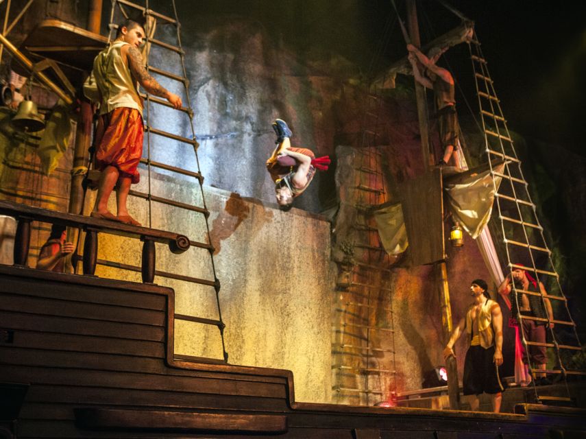 Magaluf: Pirates Adventure Dinner Show Ticket - Service level and what to expect from the staff