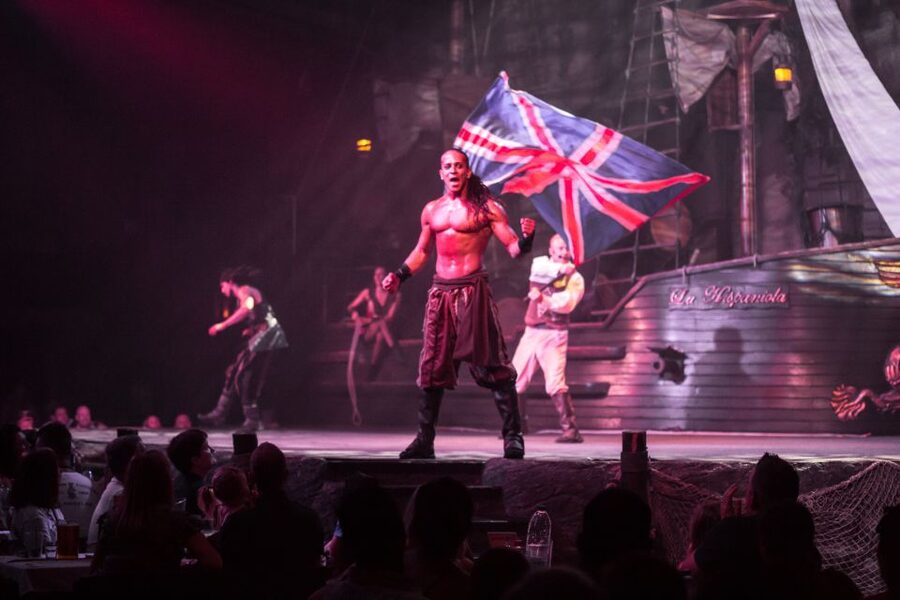 Magaluf: Pirates Adventure Dinner Show Ticket - Time on the clock: a full 3 hours that fills your evening