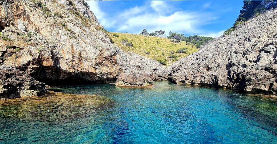 Mallorca Alcudia: Jack Sparrow Cave Jet Ski Tour - From Alcudiajets to Alcudia Bay, you get moving fast