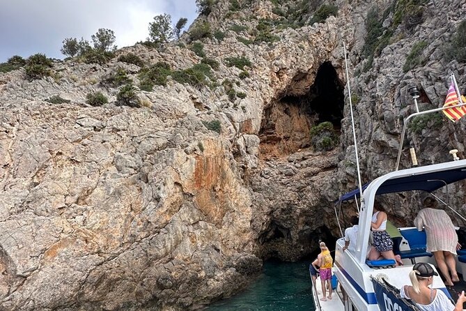 Mallorca Beach & Caves 4hr Boat Trip Drinks, Tapas, SUP & Snorkel - Gear, Comfort, and What to Bring (Because Towels Are Not Included)