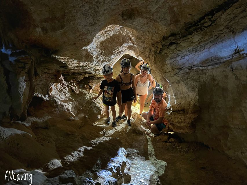 Mallorca: Beach Inside the Cave Tour - Small group dynamics: why max 8 is more than a number