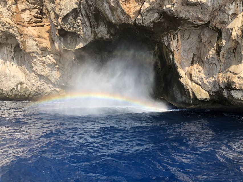 Mallorca : Blue Cave Boat Tour with Snorkeling - The Blue Cave moment: what you’re actually looking for