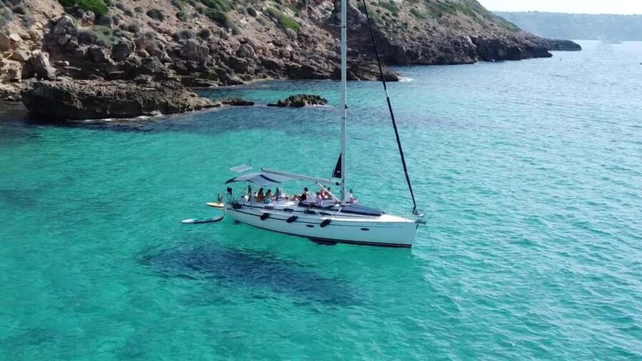 Mallorca: Cala Vella Boat Tour with Swiming, Food, & Drinks - Meeting Antonio and what the crew actually does with your time