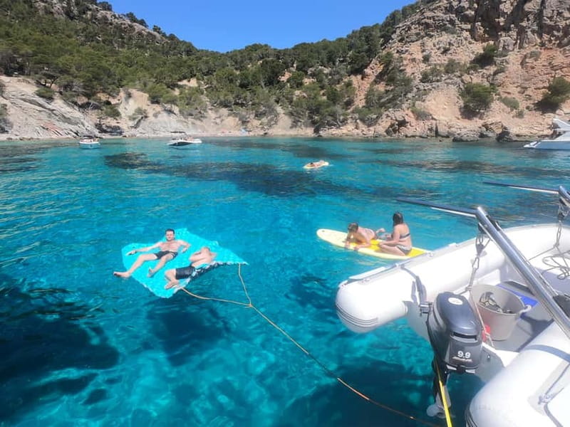 Mallorca: Catamaran Boat Tour with Tapas - Deck comfort, small-group vibe, and why the hosts matter
