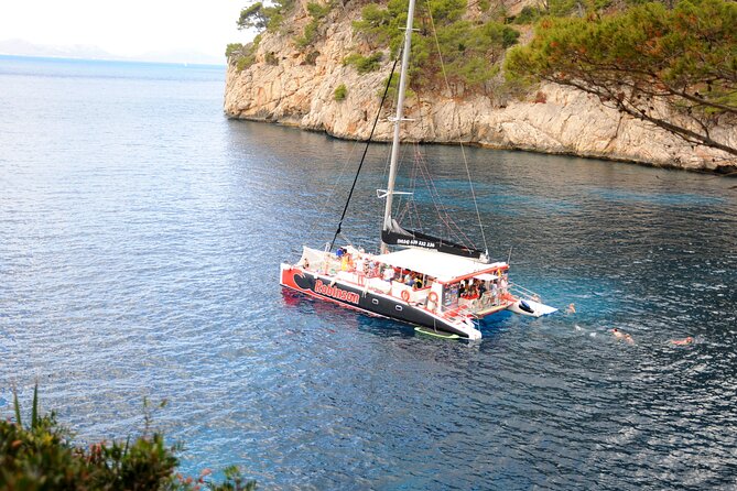 Mallorca Catamaran Tour in the Bay of Pollensa - Snorkeling and stand-up paddleboards: what you’ll get, and how to make it work