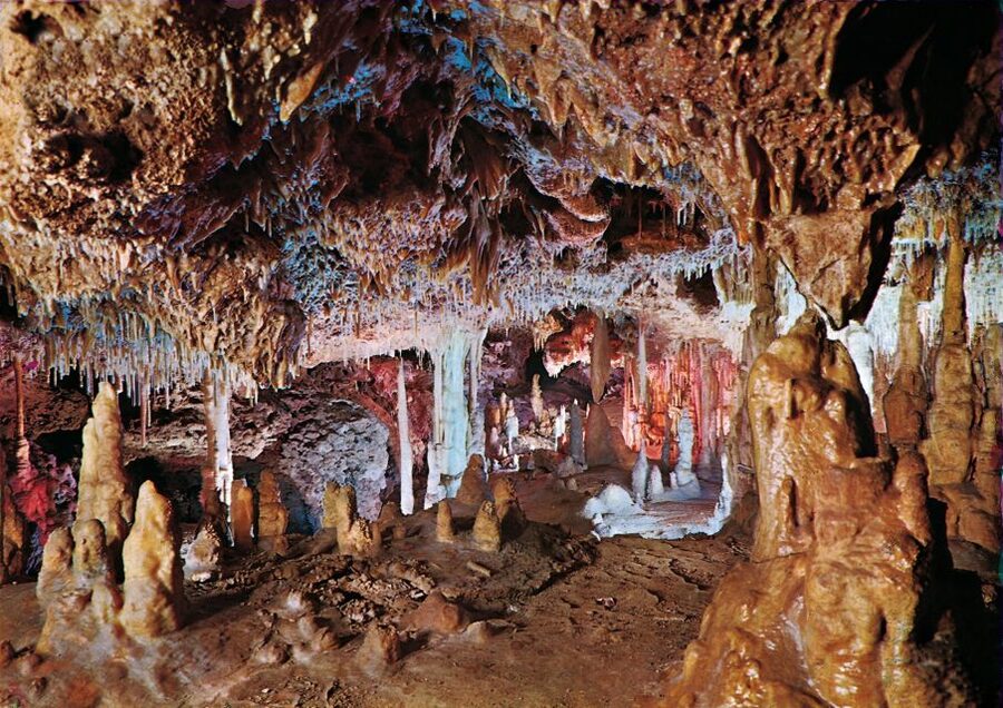 Mallorca: Caves of Hams, Blue Cave and audiovisual - Round Cave and the botanical garden: a calmer contrast