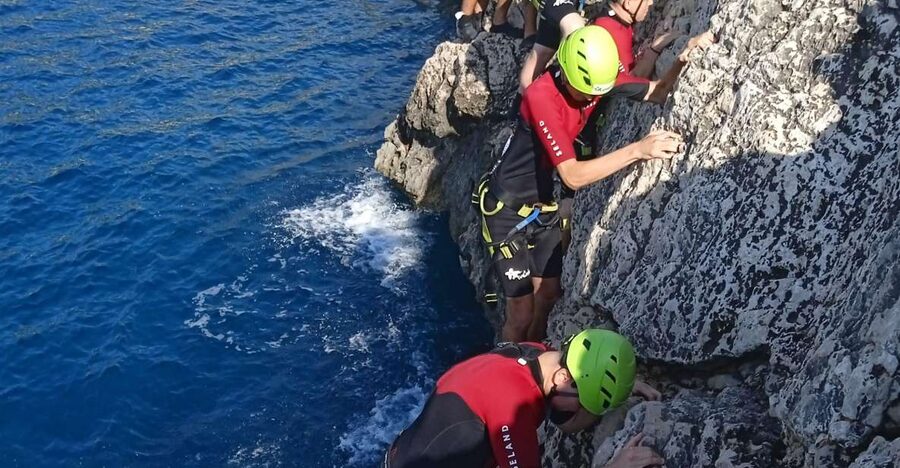 Mallorca: coasteering South - Footwear and what to pack for Mallorca sea rock