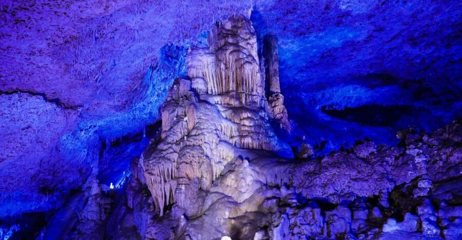 Mallorca: Drach Caves, Lake Martel, & Pearl Factory Day Trip - Comfort, clothing, and the stairs you cannot avoid